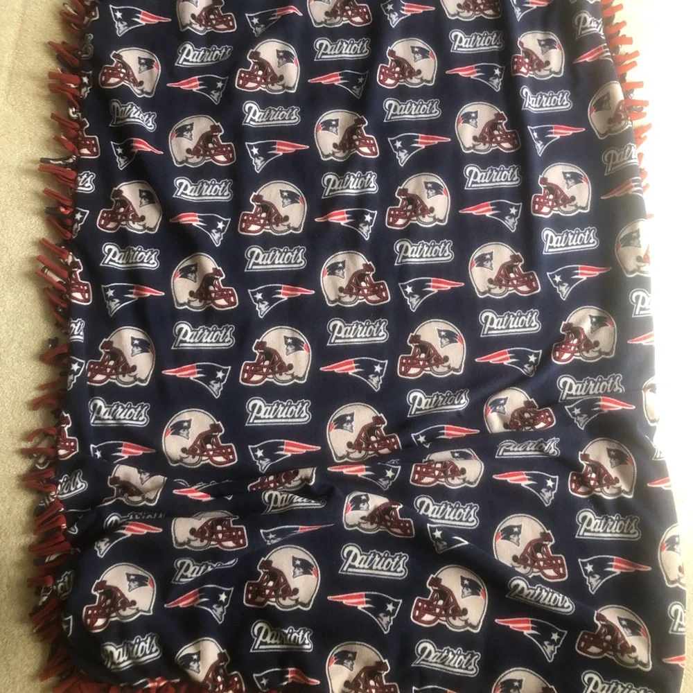 New England Patriots Fleece Tie-Edged Oversized Throw Blanket - Navy, Red, White
